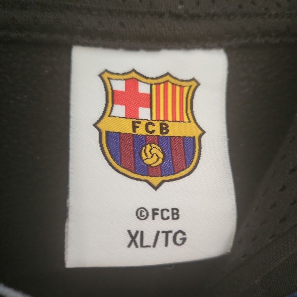FCB Messi Sweatshirt Hoodie Youth Size XL Black Soccer Qatar Airways Graphic - Picture 3 of 5